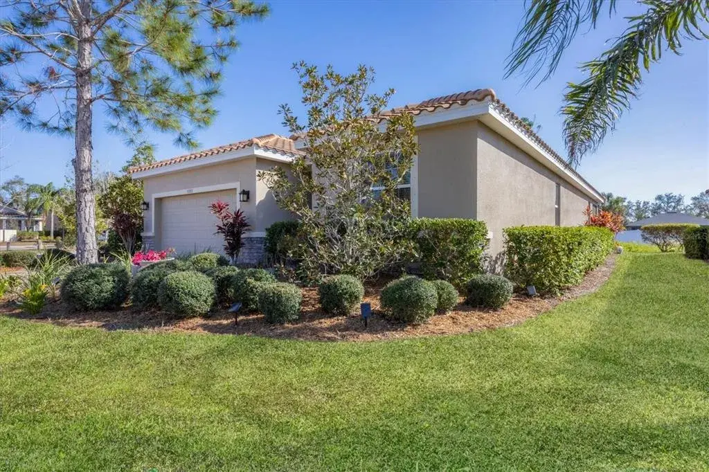 Landscaping Provided by HOA