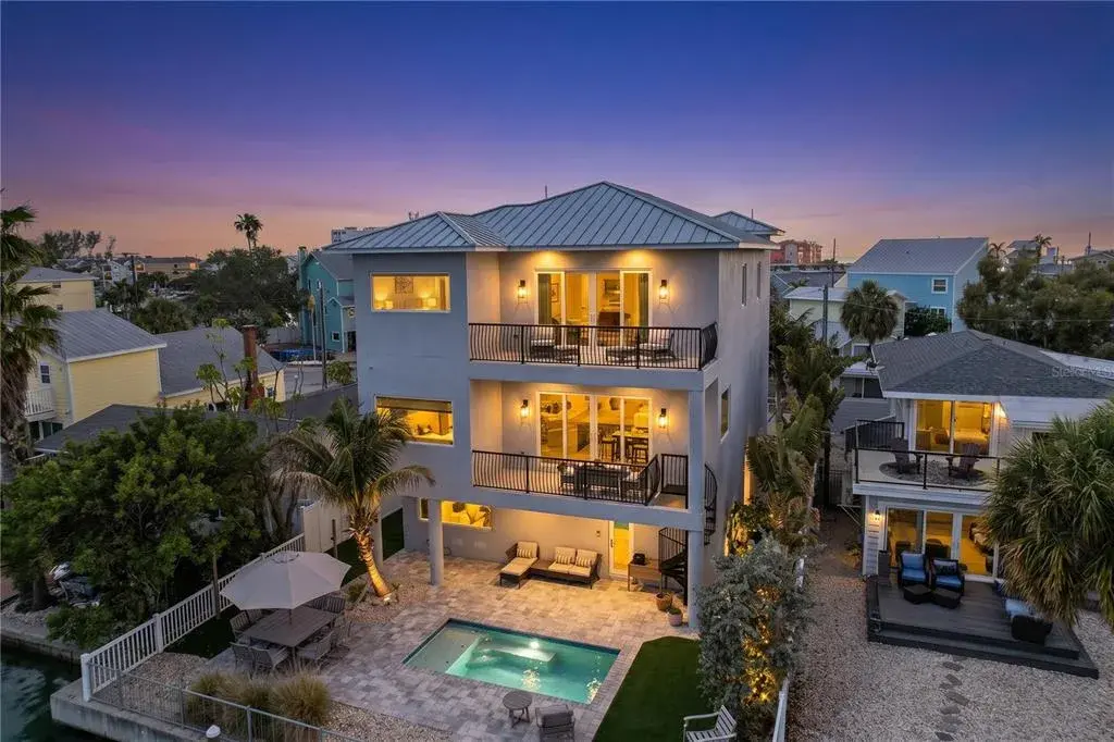 Property for sale at 306 BAY PLZ, TREASURE ISLAND, FL, 33706