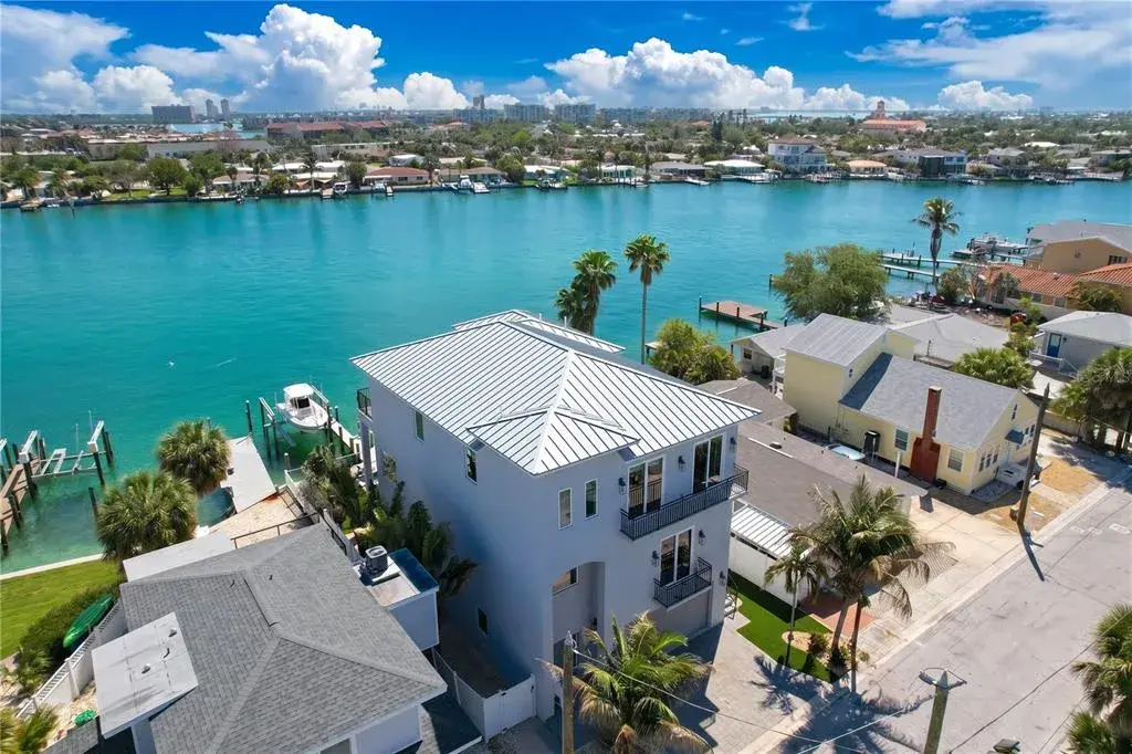 Property for sale at 306 BAY PLZ, TREASURE ISLAND, FL, 33706