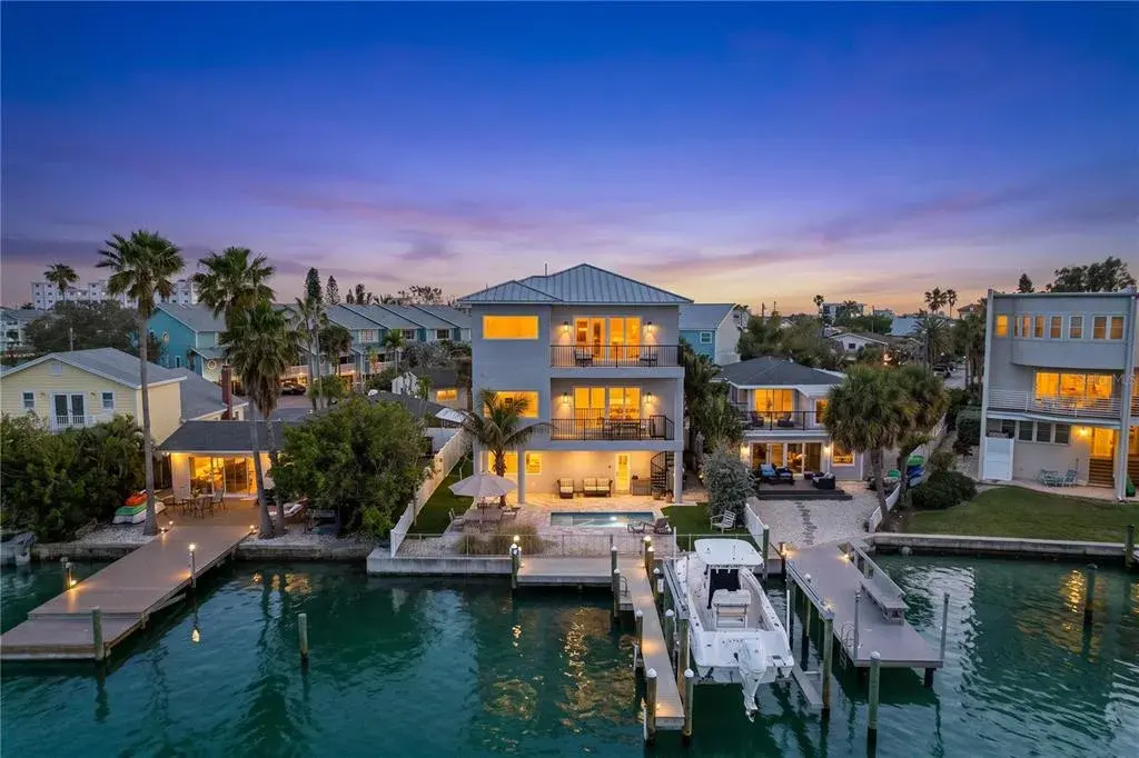Property for sale at 306 BAY PLZ, TREASURE ISLAND, FL, 33706