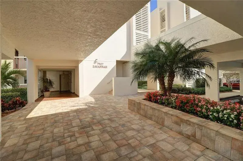 Bldg Entrance