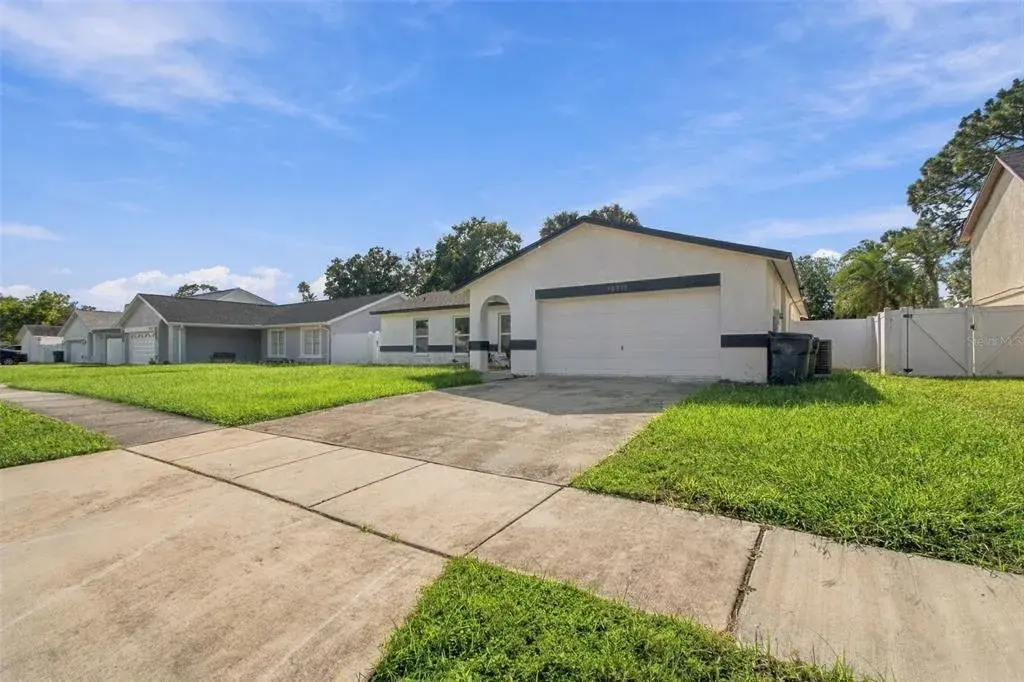 Property for sale at 13918 BRIARDALE LANE, TAMPA, FL, 33618