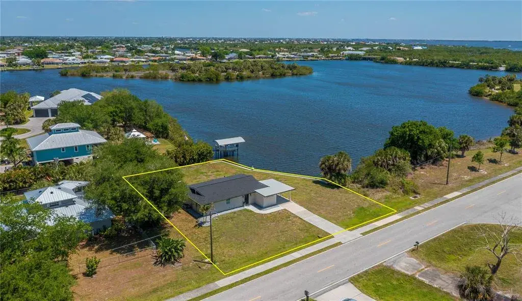 FLORIDA WATERFRONT with Quick Gulf Access