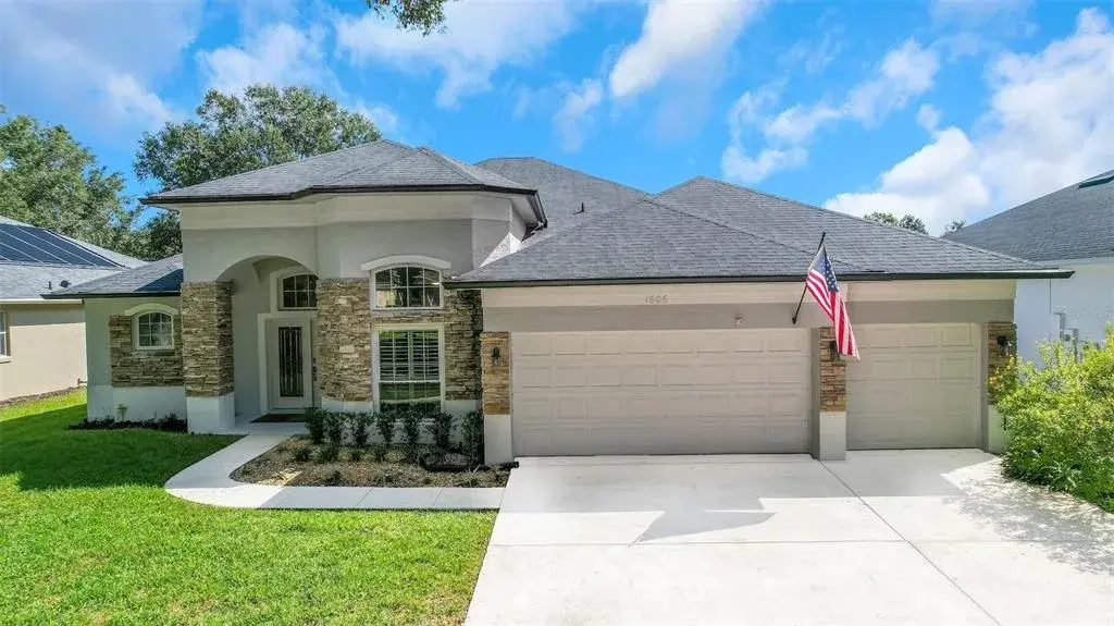 Front Exterior -3 Car Garage