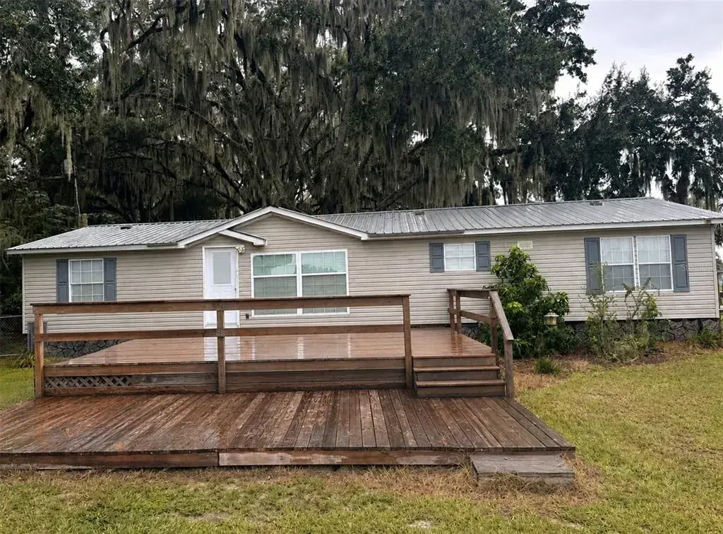 Property for sale at 172 E COWPEN LAKE POINT ROAD, HAWTHORNE, FL, 32640