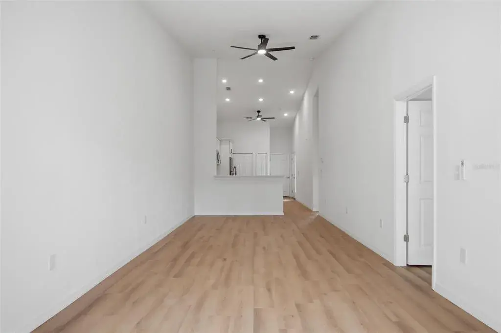 Property for sale at 1411 OAK PL UNIT C, APOPKA, FL, 32712