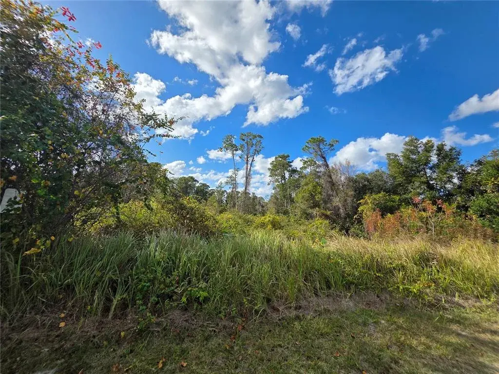 Property for sale at 520 W KINGWAY DRIVE, DELTONA, FL, 32725