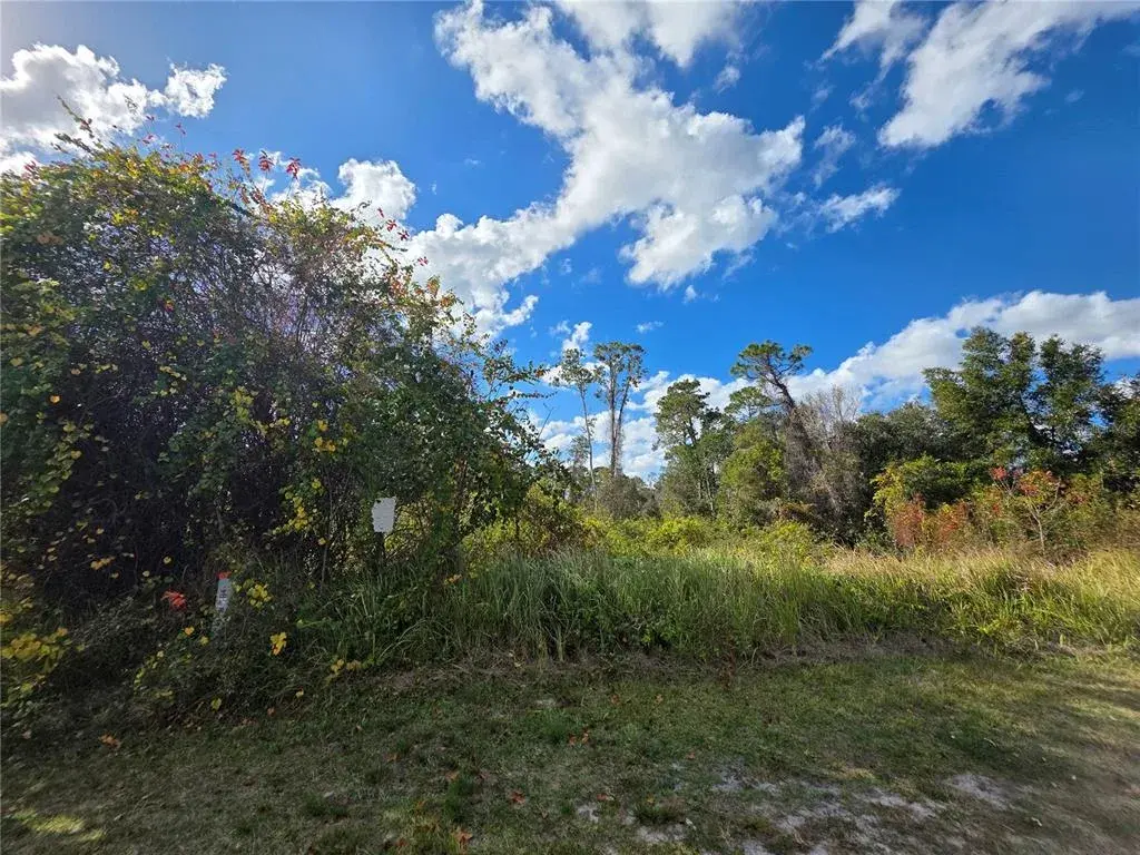 Property for sale at 520 W KINGWAY DRIVE, DELTONA, FL, 32725