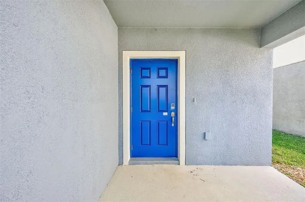 FRONT ENTRY