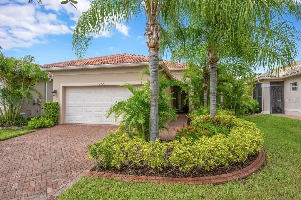Property for sale at 4952 SANDY GLEN WAY, WIMAUMA, FL, 33598