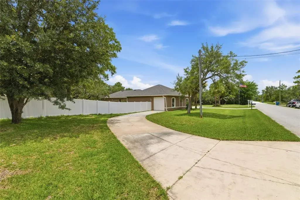 Property for sale at 11145 MOUNTAIN MOCKINGBIRD RD, WEEKI WACHEE, FL, 34614