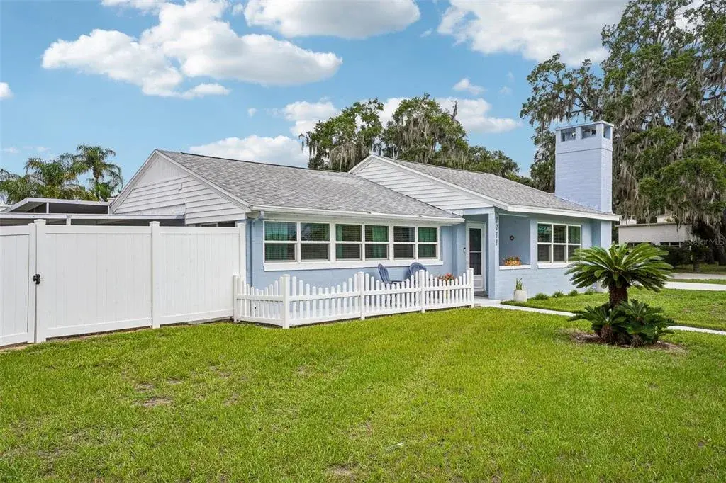 Property for sale at 1211 MORNINGSIDE DRIVE, MOUNT DORA, FL, 32757