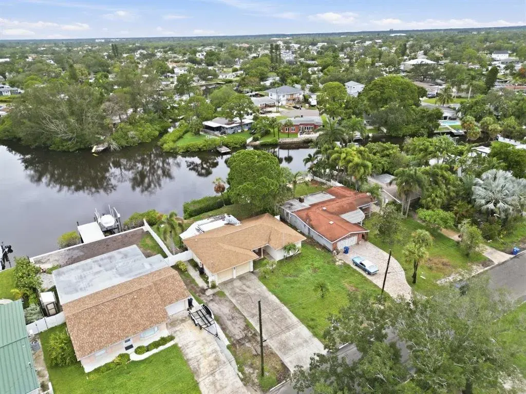 Large Lot - 9,901 sq ft