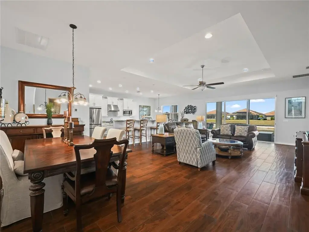 Trey Ceiling  and Recessed Lighting in LR