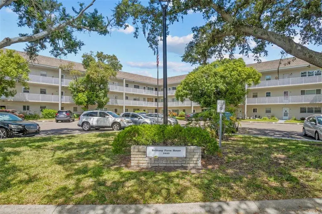 Property for sale at 2440 WORLD PARKWAY BOULEVARD UNIT 52, CLEARWATER, FL, 33763