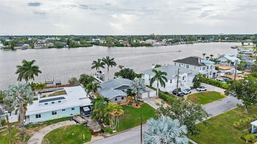 Property for sale at 704 BAYSHORE DRIVE, TARPON SPRINGS, FL, 34689