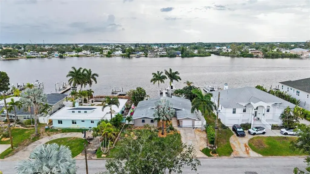 Property for sale at 704 BAYSHORE DRIVE, TARPON SPRINGS, FL, 34689