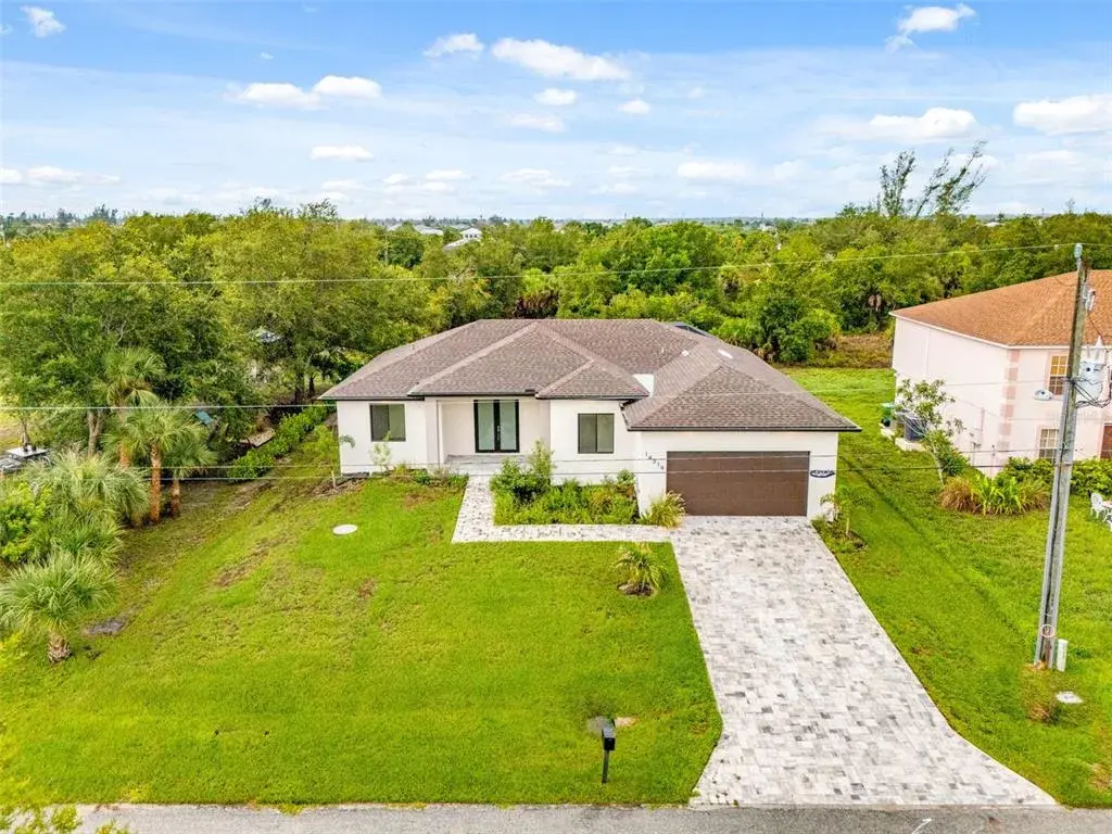 Sleek 2025 New Build with Modern Curb Appeal
