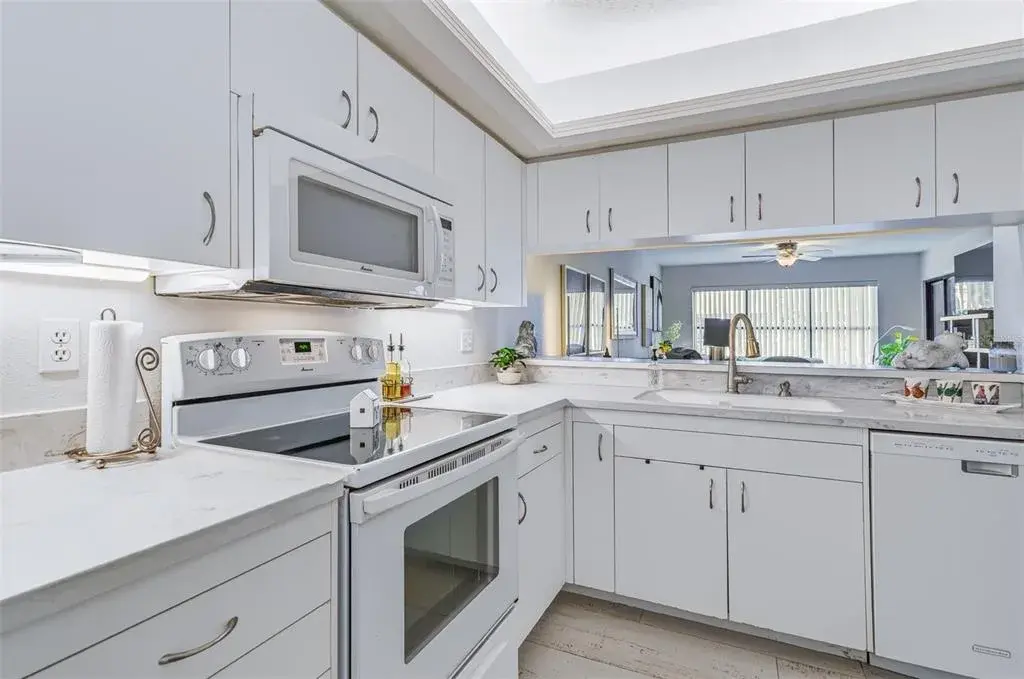 under cabinet lighting
