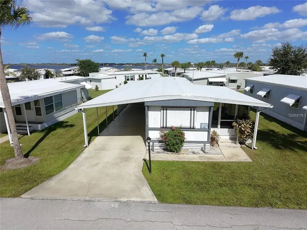 Property for sale at 213 LAKESIDE RANCH CIRCLE, WINTER HAVEN, FL, 33881