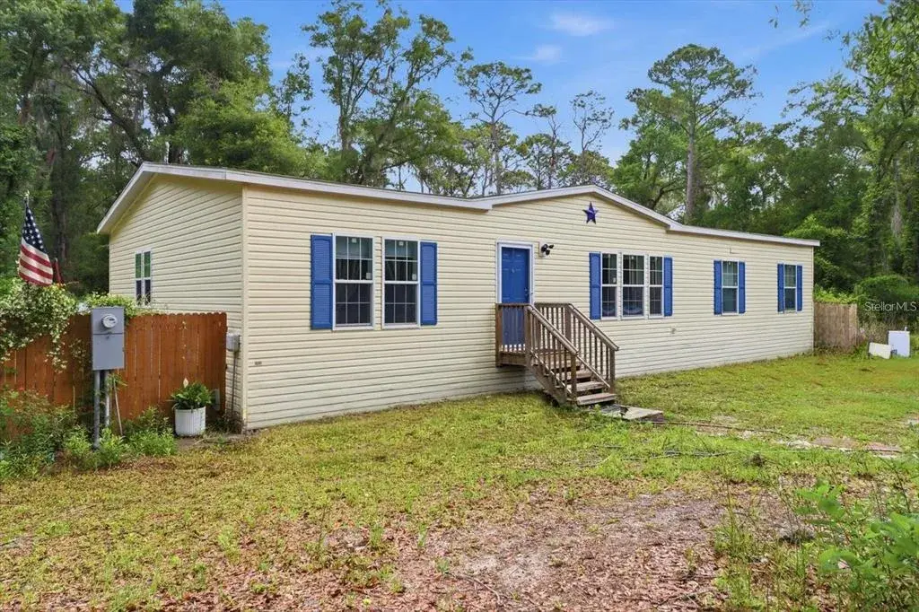 Virtually Removed potted plants and tall grass