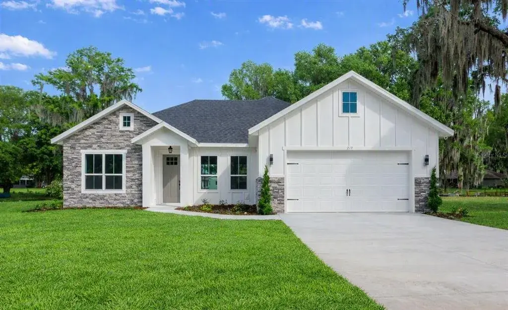 The Ridgeview - Pre Construction TO BE BUILT. Previously built home. Option selections may differ.
