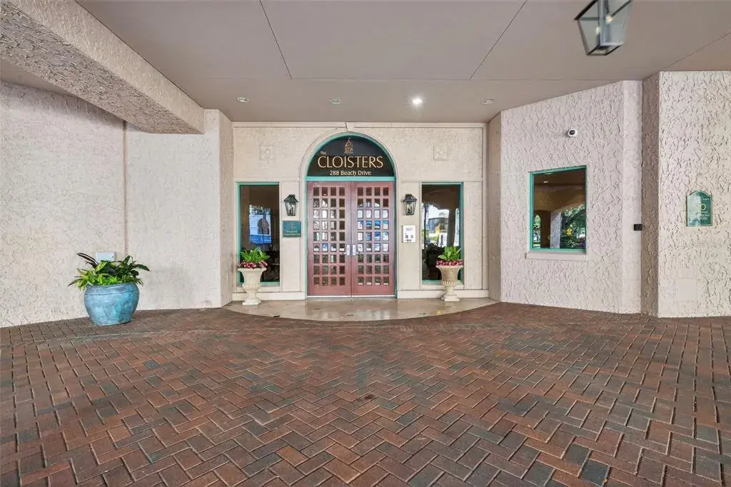 Front - Cloisters on Beach Drive