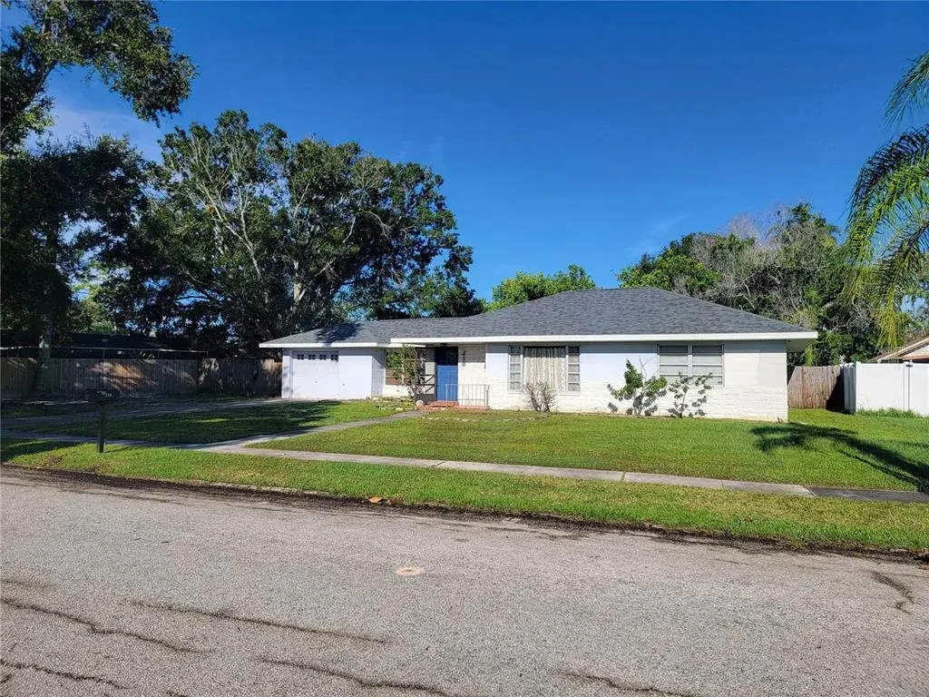 Property for sale at 218 CRESCENT COURT E, BRADENTON, FL, 34208