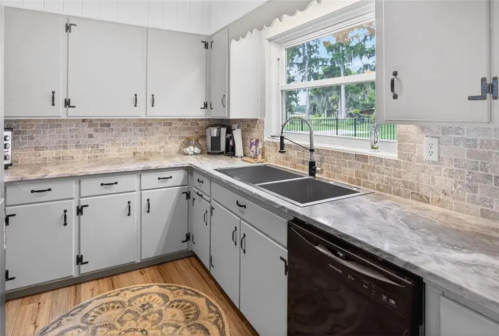 Property for sale at 7588 S CRESCENT LOOP, FLORAL CITY, FL, 34436