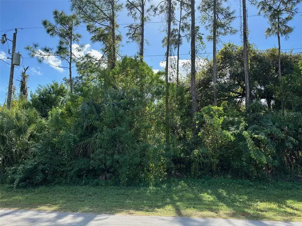 Property for sale at 8042 WINDSWEPT CIRCLE, LABELLE, FL, 33935