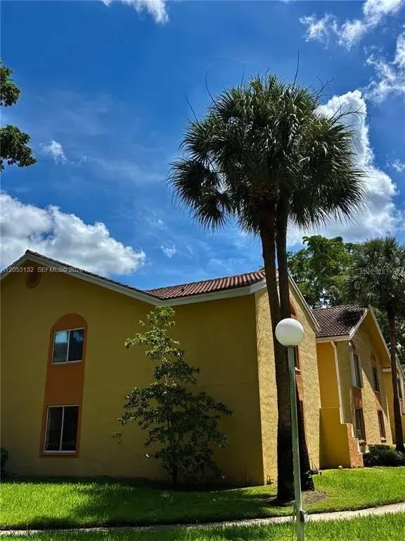 Property for sale at 1040 CORAL SPRINGS CLUB UNIT 1040, CORAL SPRINGS, FL, 33071