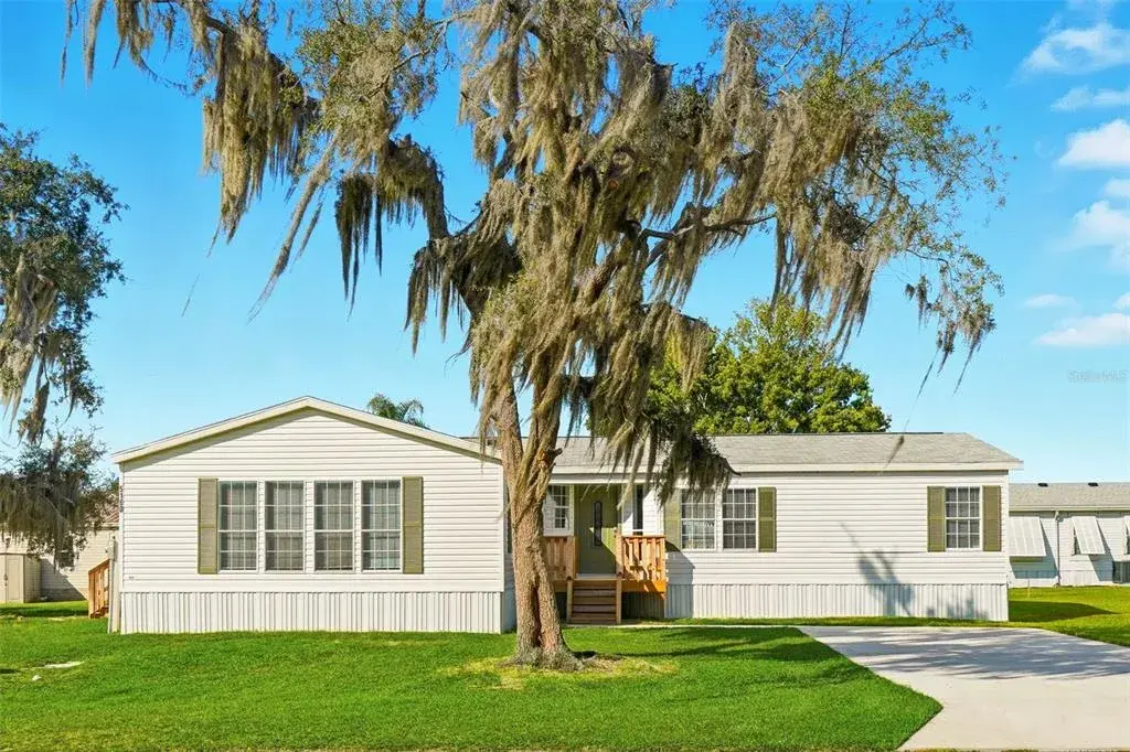 Property for sale at 5180 LEXINGTON CIRCLE, WILDWOOD, FL, 34785