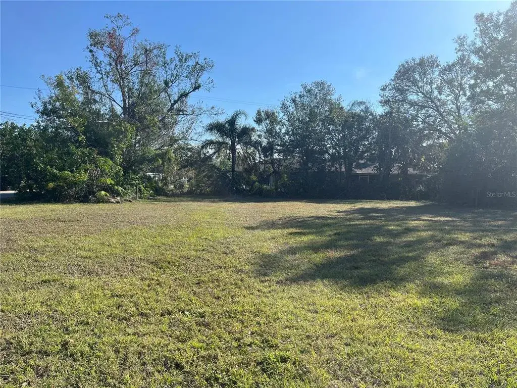 CORNER LOT RINGLING BLVD and JEFFERSON AVE