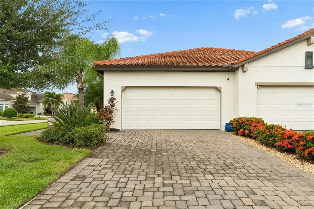 OVERSIZED CORNER HOMESITE!