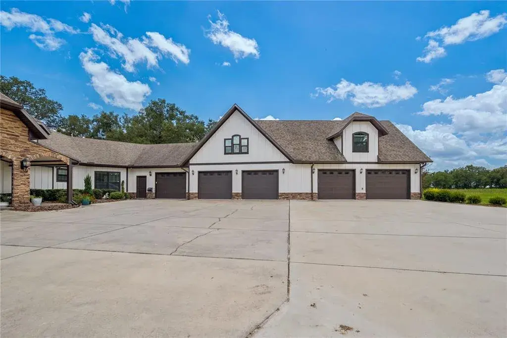 Property for sale at 4107 SW STATE ROAD 45, NEWBERRY, FL, 32669