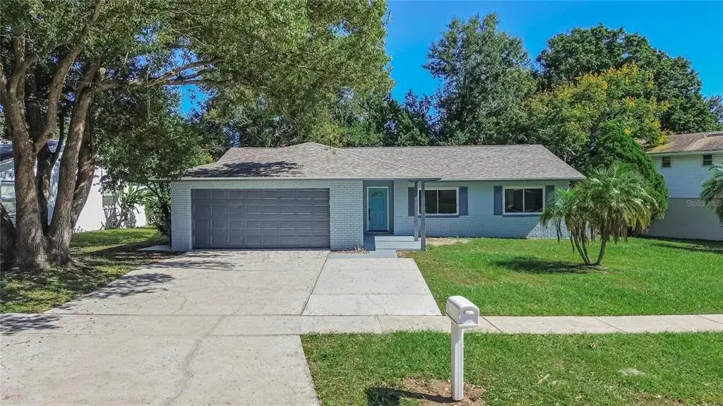 Property for sale at 605 HILLPOINT WAY, BRANDON, FL, 33510