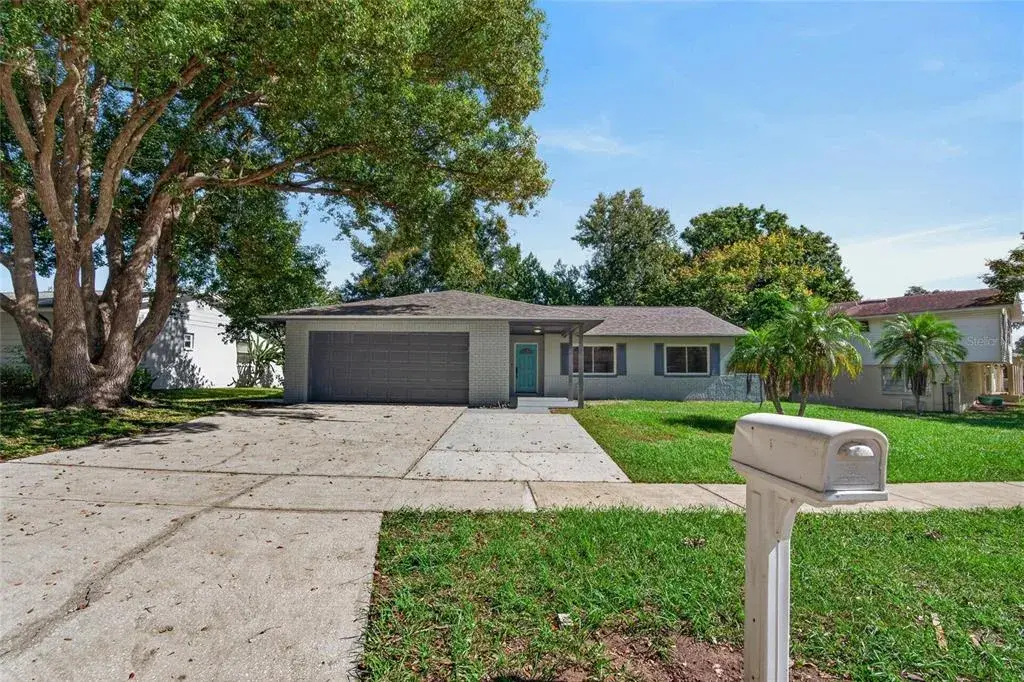 Property for sale at 605 HILLPOINT WAY, BRANDON, FL, 33510