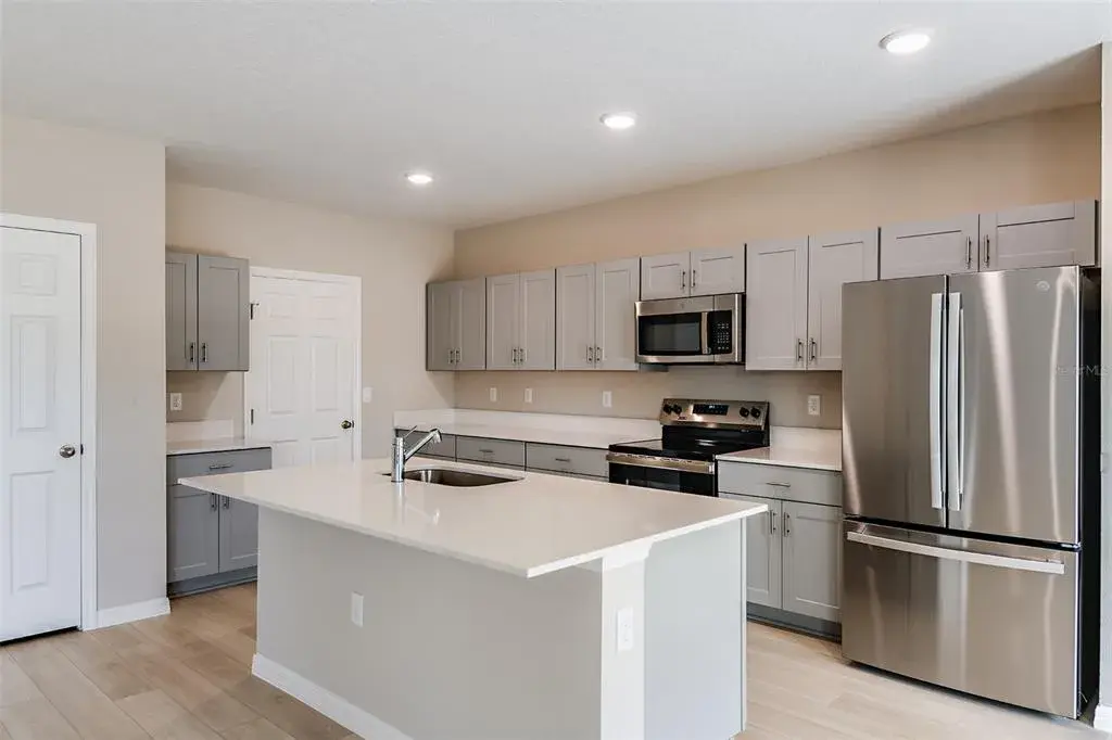 Property for sale at 9110 BELLEVIEW FOREST PASS, DADE CITY, FL, 33525