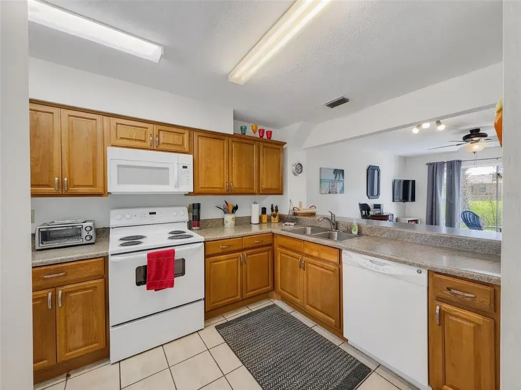 Property for sale at 175 YORKTOWNE DRIVE UNIT UT11, DAYTONA BEACH, FL, 32119