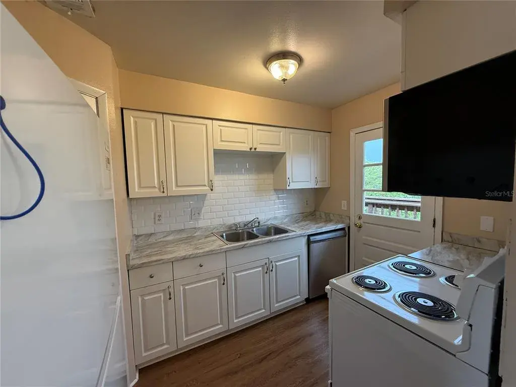 Property for sale at 1920 E EDGEWOOD DRIVE UNIT N8, LAKELAND, FL, 33803