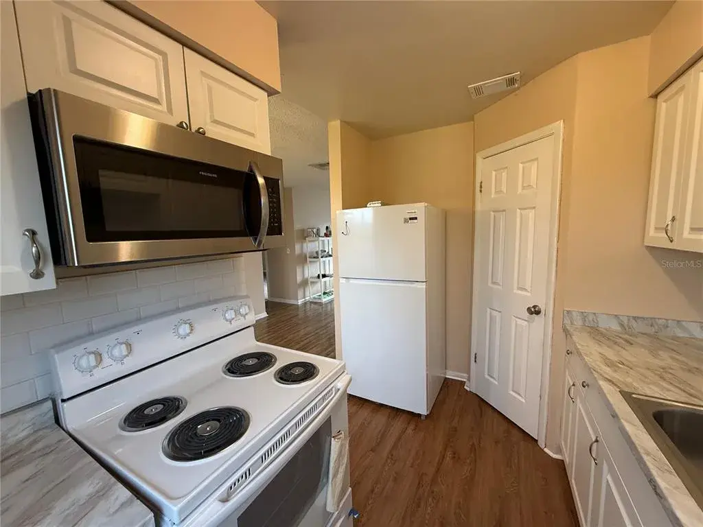 Property for sale at 1920 E EDGEWOOD DRIVE UNIT N8, LAKELAND, FL, 33803