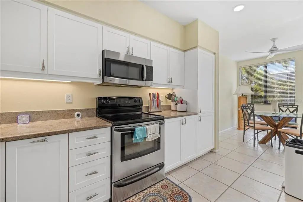 Property for sale at 2012 HARBOURSIDE DRIVE UNIT 2102, LONGBOAT KEY, FL, 34228
