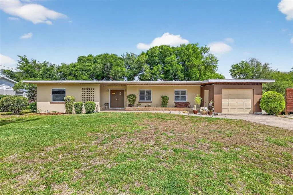 Property for sale at 17923 FLORIDA STREET, UMATILLA, FL, 32784