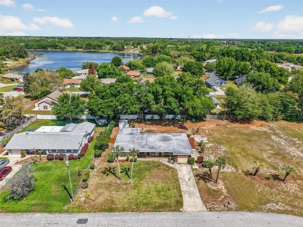 Property for sale at 17923 FLORIDA STREET, UMATILLA, FL, 32784
