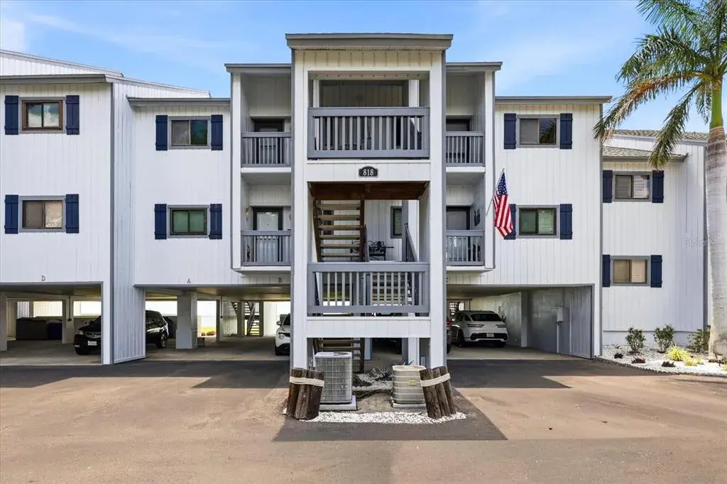 Property for sale at 818 BAHIA DEL SOL DRIVE UNIT 28, RUSKIN, FL, 33570