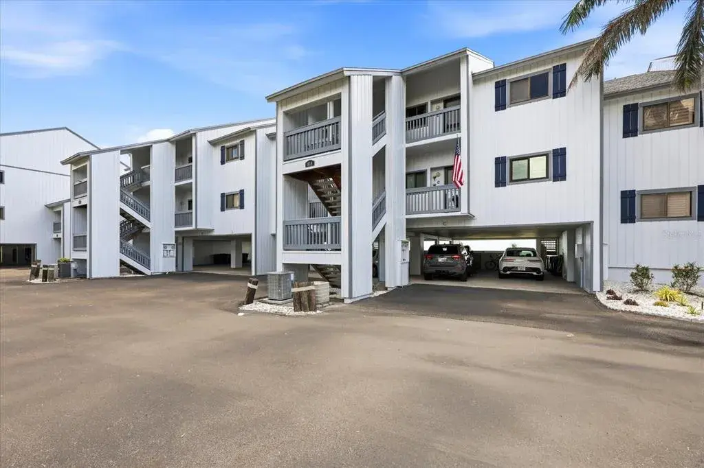 Property for sale at 818 BAHIA DEL SOL DRIVE UNIT 28, RUSKIN, FL, 33570