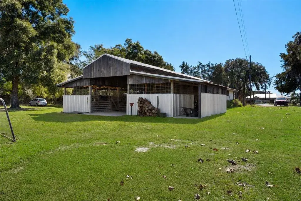 Property for sale at 17885 NE 2ND PLACE, WILLISTON, FL, 32696
