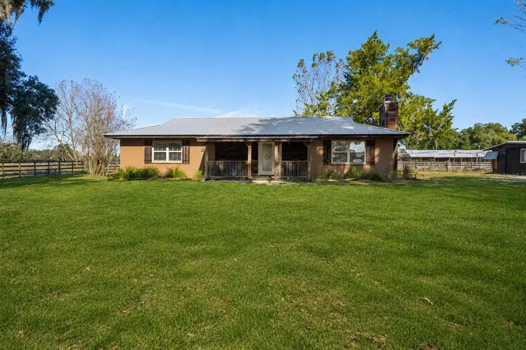 Property for sale at 17885 NE 2ND PLACE, WILLISTON, FL, 32696
