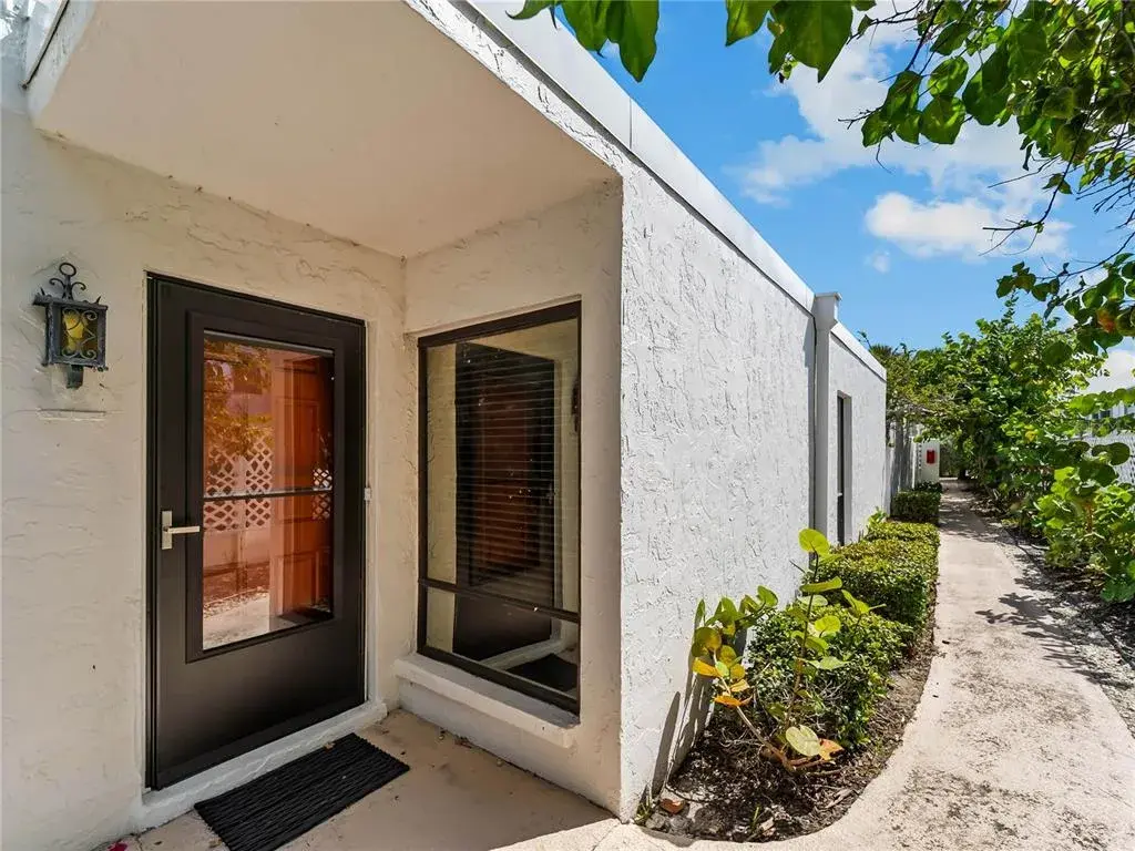 Property for sale at 1585 TARPON CENTER DR UNIT 21, VENICE, FL, 34285