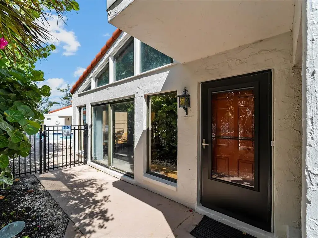Property for sale at 1585 TARPON CENTER DR UNIT 21, VENICE, FL, 34285
